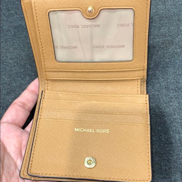 MK pebble leather brown wallet - Picture 11 of 12